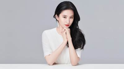 俄无人机差点打到英国前首相？