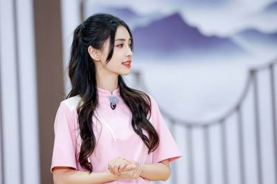 外交部批日本右翼势力借助人工智能歪曲侵华历史